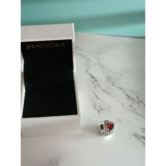 Sparkling Levelled Heart Charm – Red Man-Made Crystals in Pave Setting – S925 - Picture 8 of 14